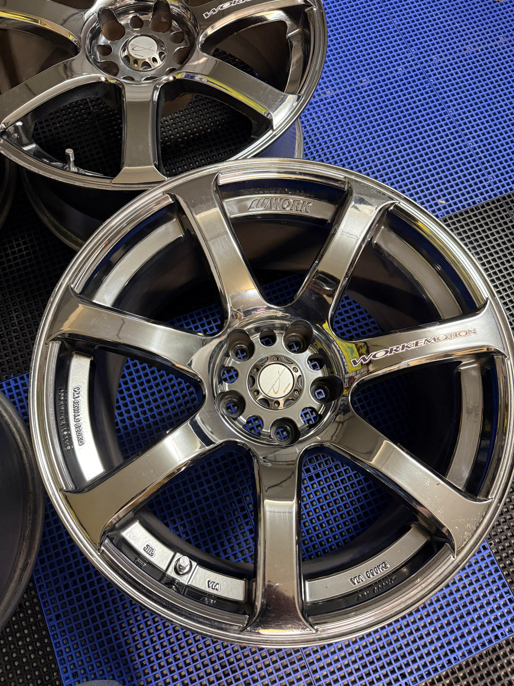 18 inch WMB Work Emotion XT7’s