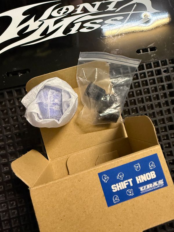 Uras Shift Knob